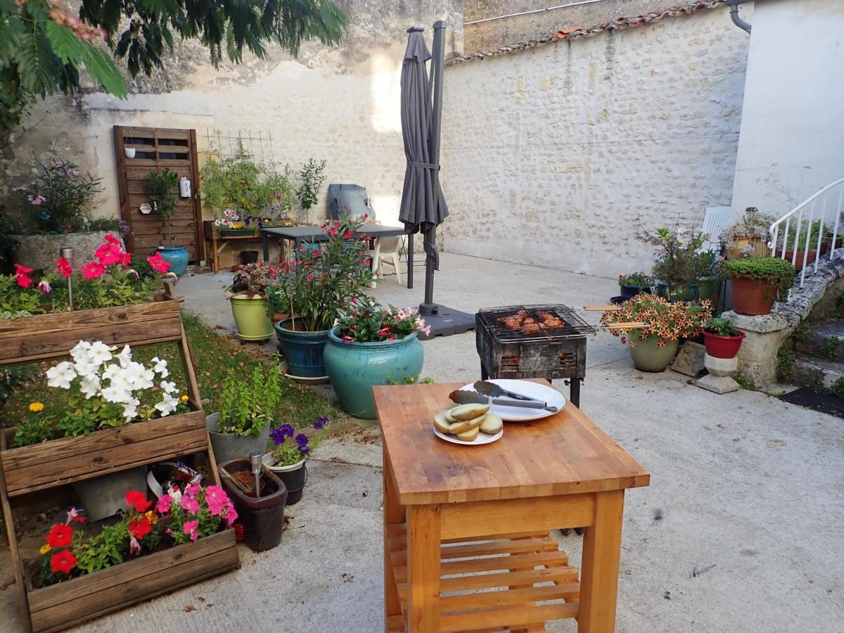 La Miramboise, Chambres Et Table D Hotes ミランボー エクステリア 写真